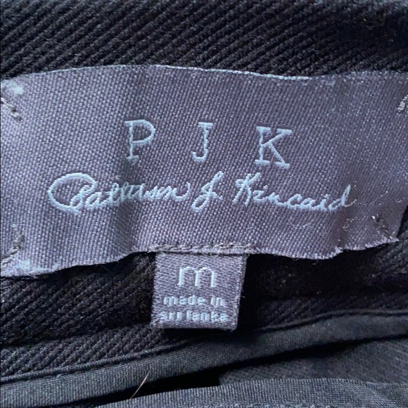 Pleated & Flared mini skirt with Italian leather - Picture 3 of 4